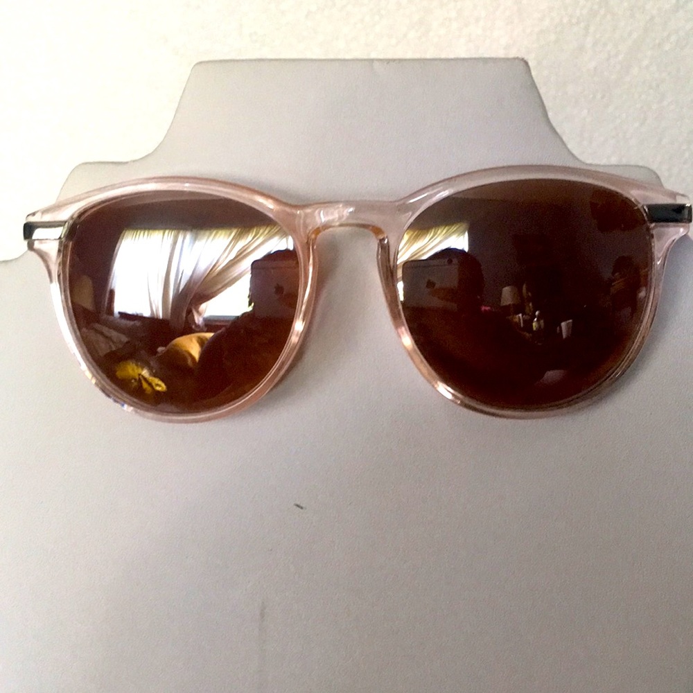 H&M shades